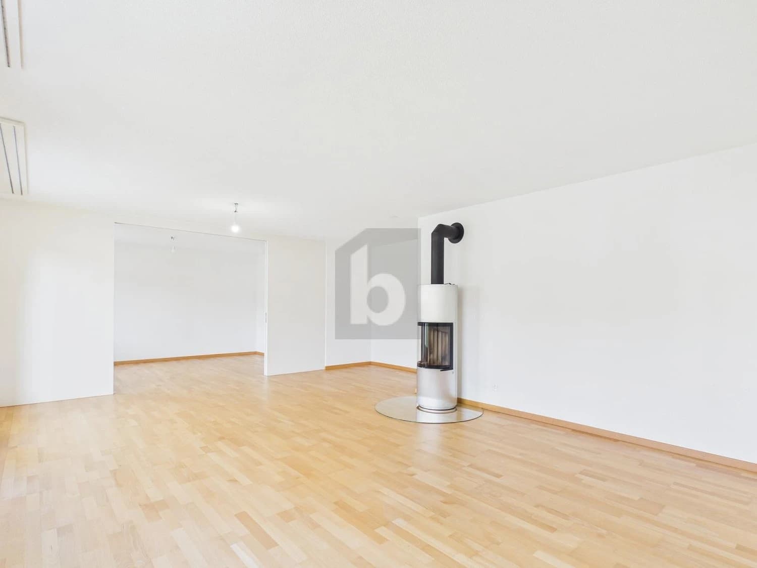 LICHTDURCHFLUTET AN RUHIGER LAGE