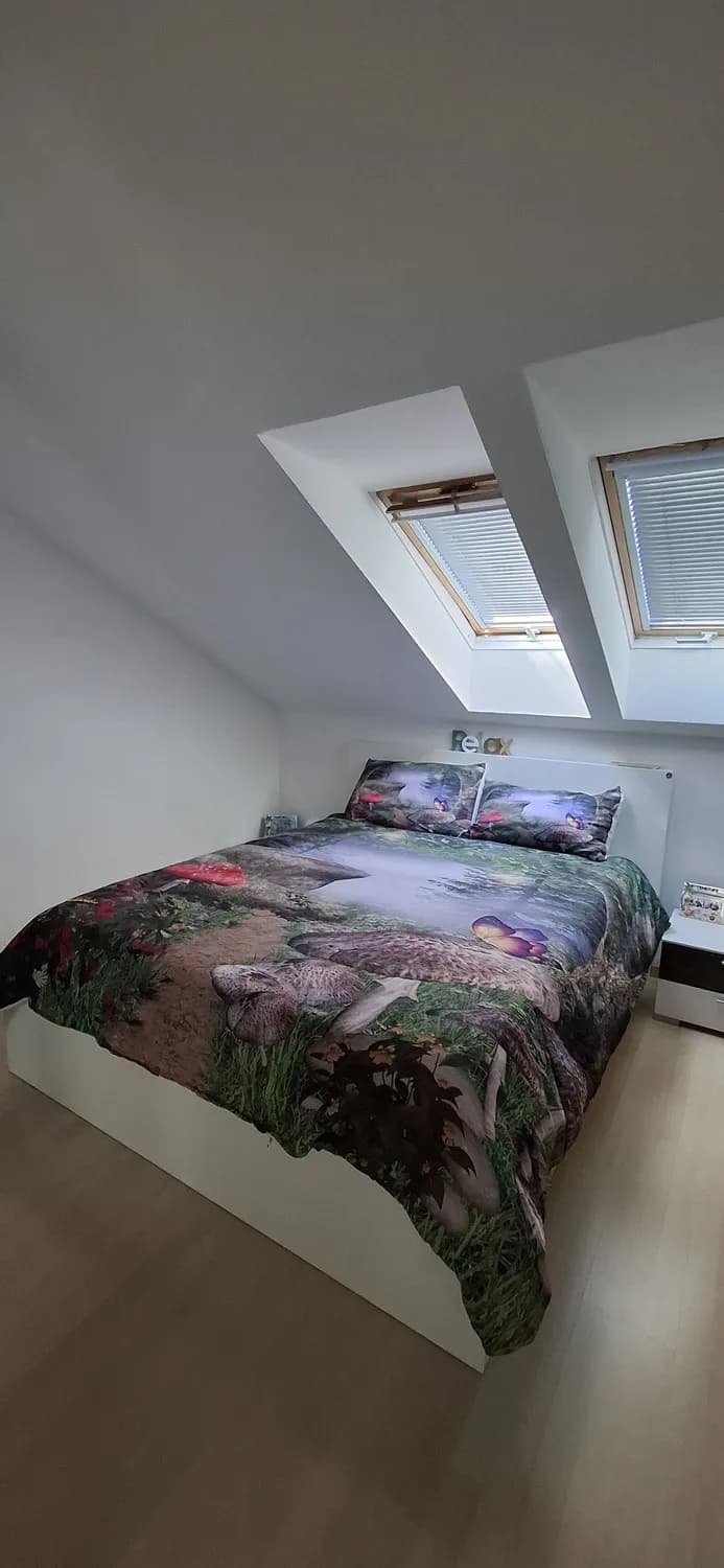 Helle, moderne Dachwohnung mit reizendem Umschwung!