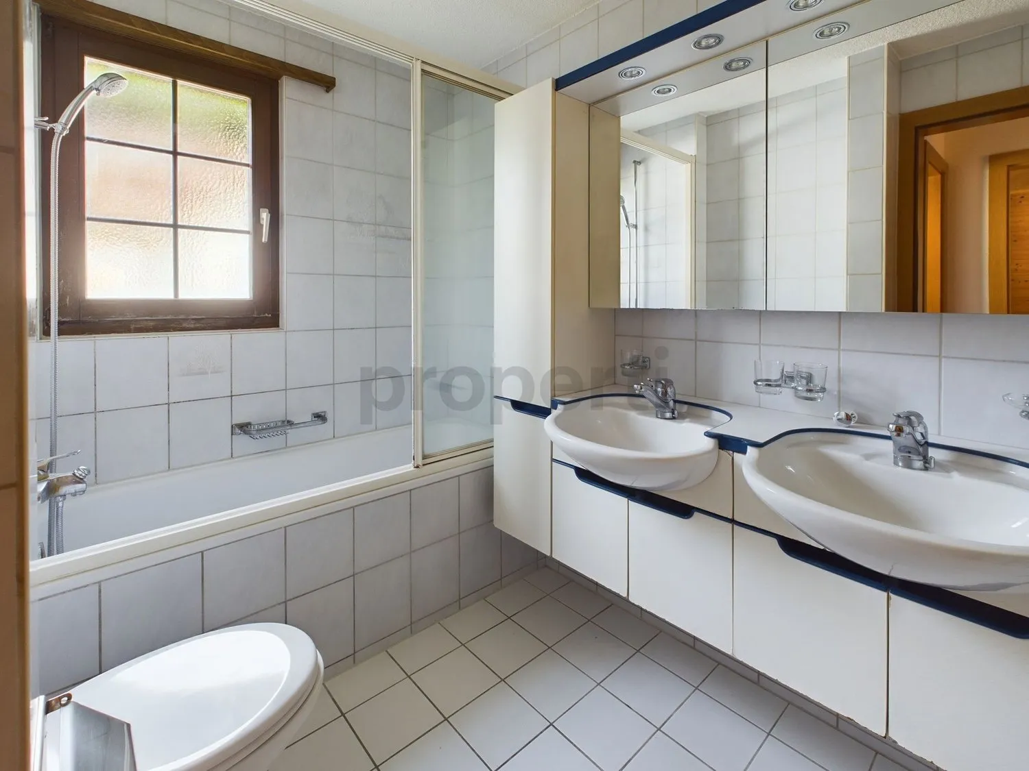 Erstklassige 4.5-Zimmer-Wohnung in Weiach mit wunderschöner Aussicht