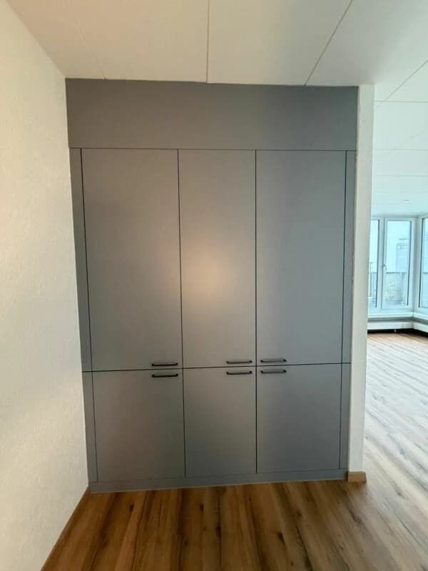 Neu sanierte, helle zwei Zimmer-Wohnung mit herrlicher Aussicht