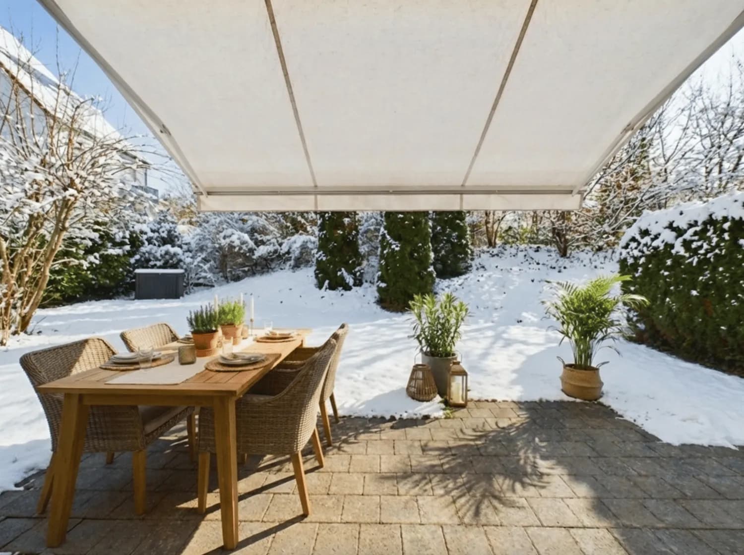 Charmante 3.5 Zimmer Wohnung mit Gartensitzplatz und privatem Garten in Samstagern