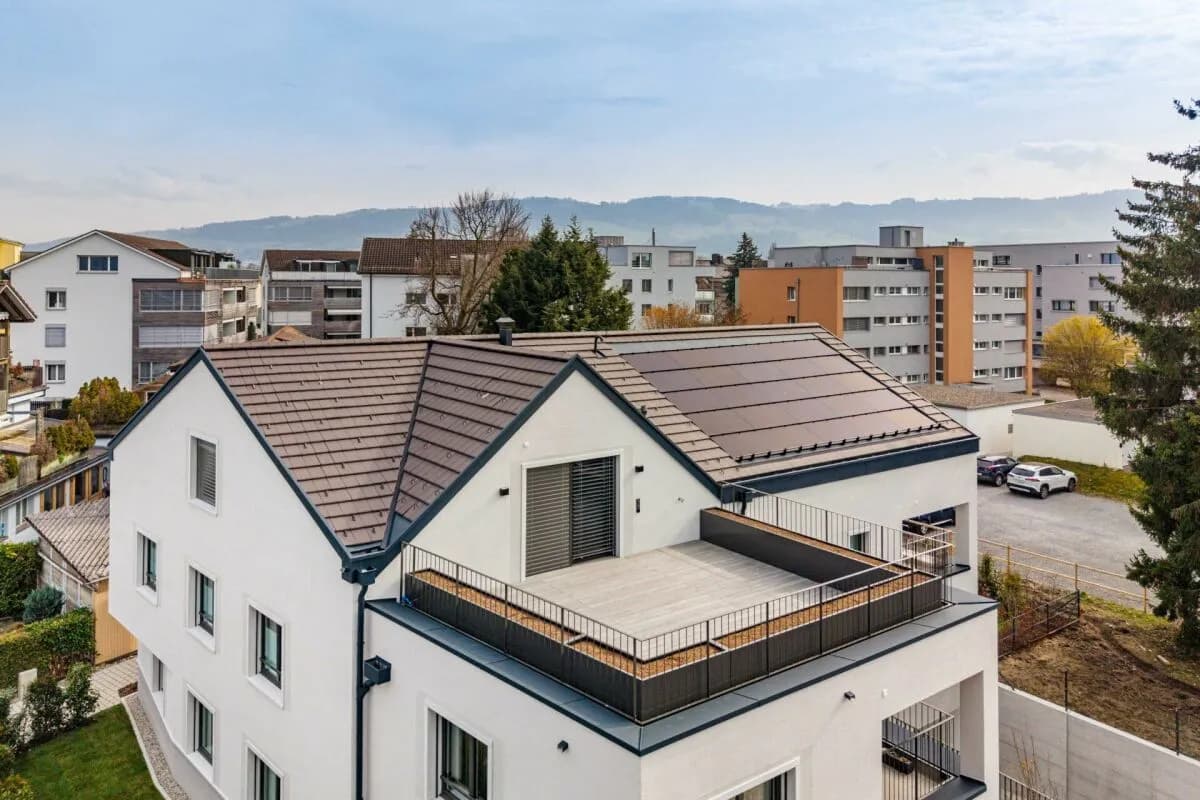 Erstbezug Neubau: Design, Licht & Komfort - Exklusive 5.5 Zimmer-Dachattikawohnung im beliebten Horn