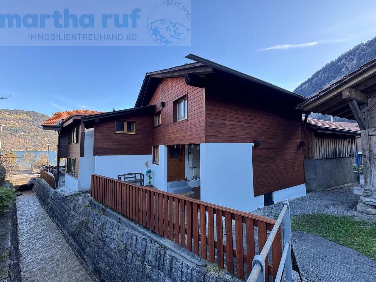 Haus mit zwei 2-Zimmer-Wohnungen mit Airbnb Vermietung