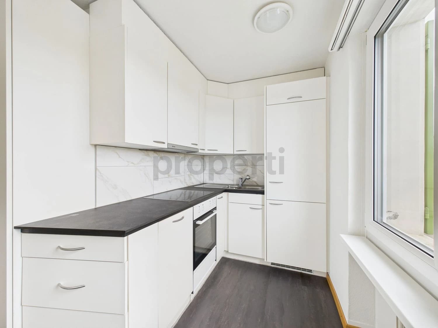 Exklusives Wohnen in Arbon: Helle 3-Zimmer Wohnung mit Balkon und Parkplatz