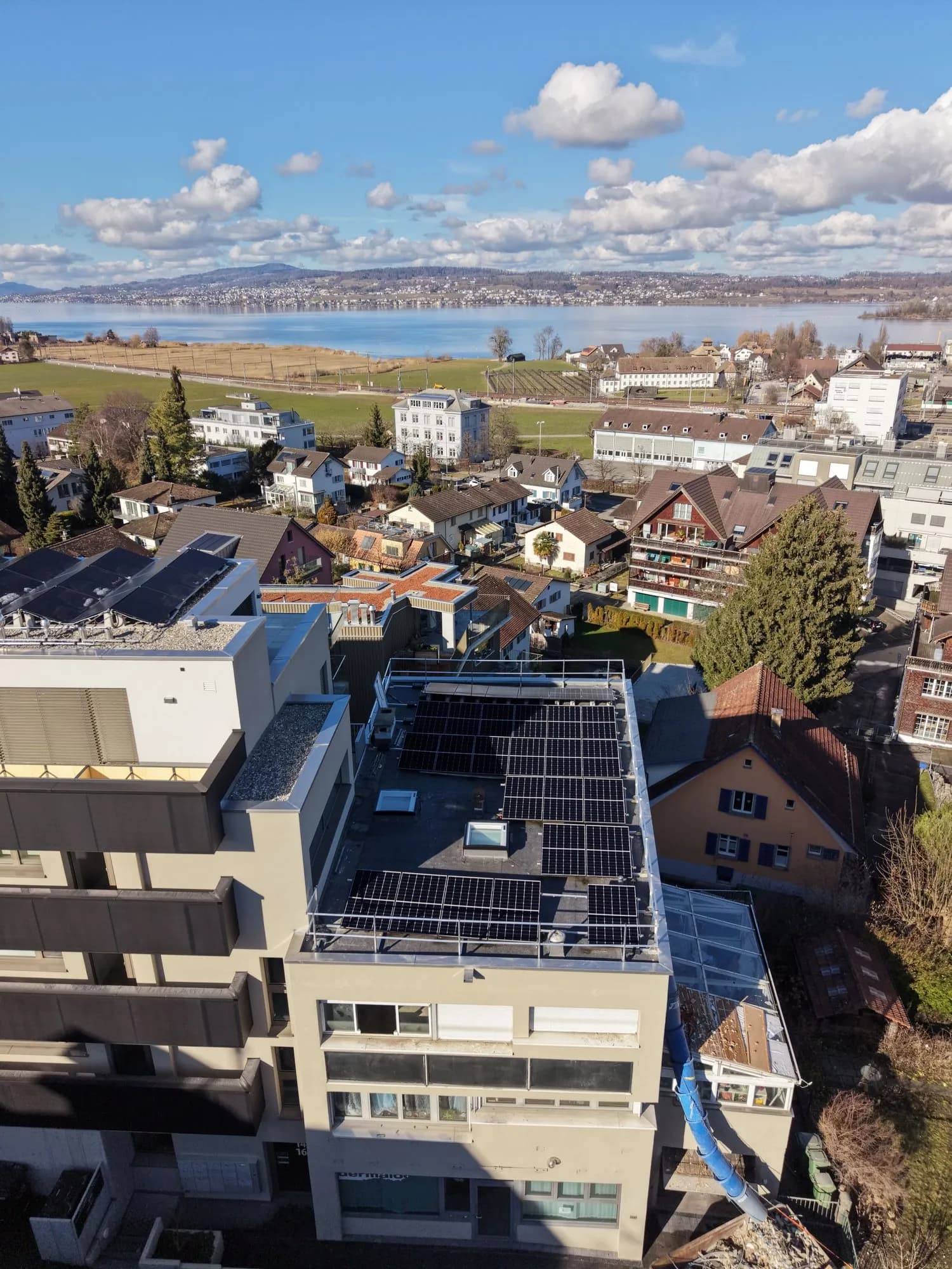 Neu renovierte 4.5-Zimmer-Elegantwohnung mit See- und Bergsicht in Pfäffikon SZ