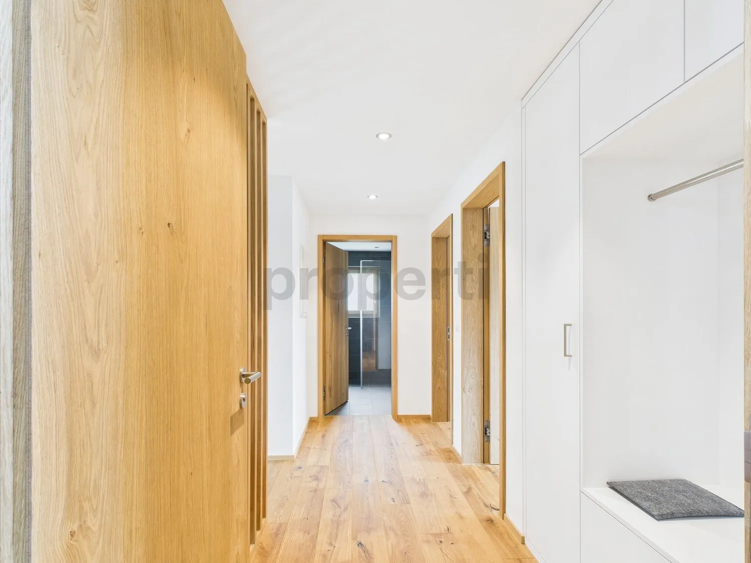 Schöne 5.5-Zimmer Maisonette-Neubauwohnung mit Berg- und Seeblick in Brigels