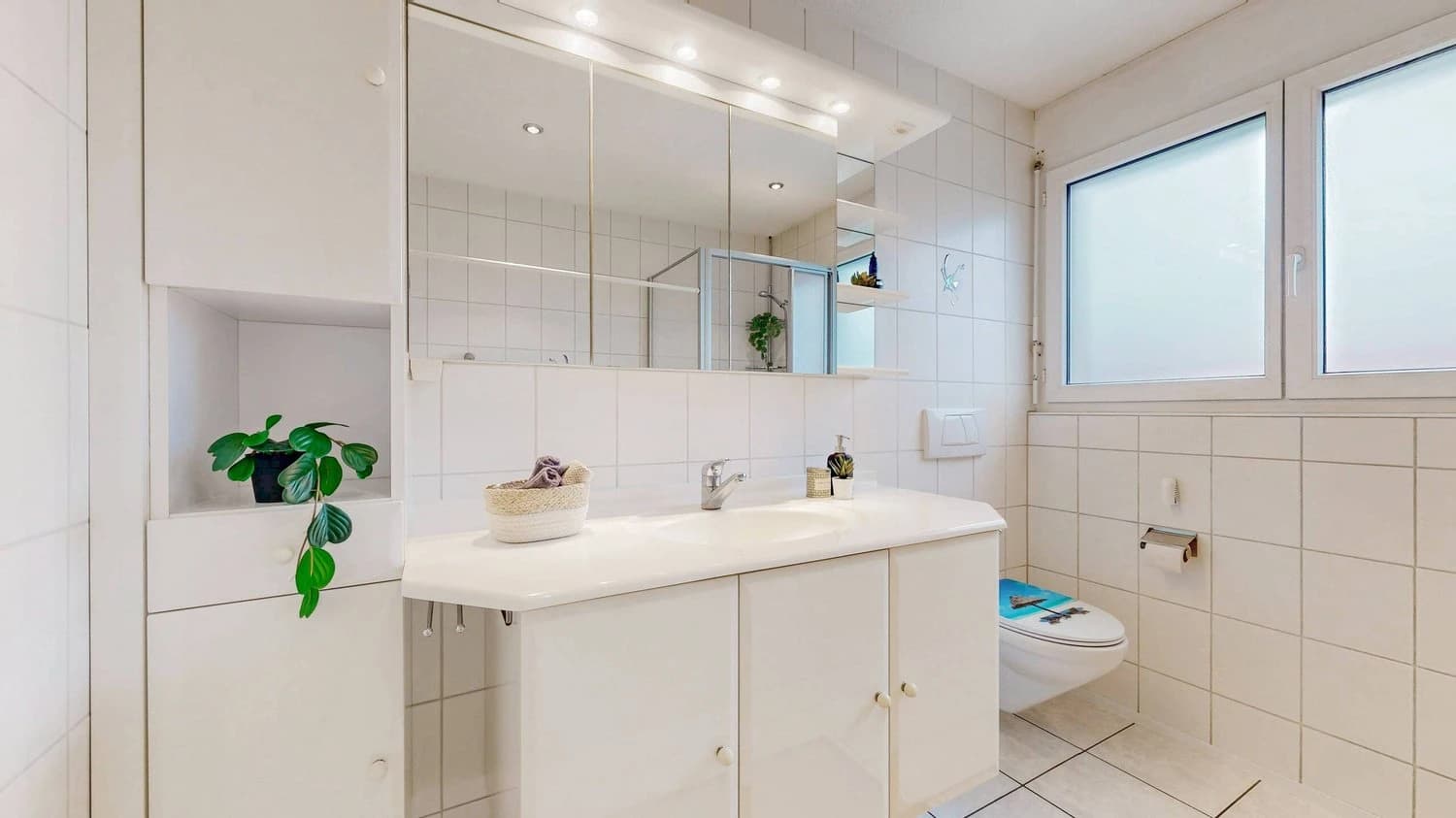 FREISTEHEND UND GUT IM SCHUSS - 5.5 ZIMMER EINFAMILIENHAUS