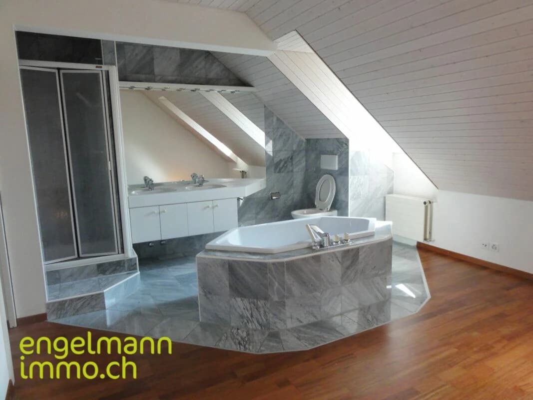 Schöne 2.5-Zimmer-Duplexwohnung/ Bel appartement en duplex de 2.5 pièces