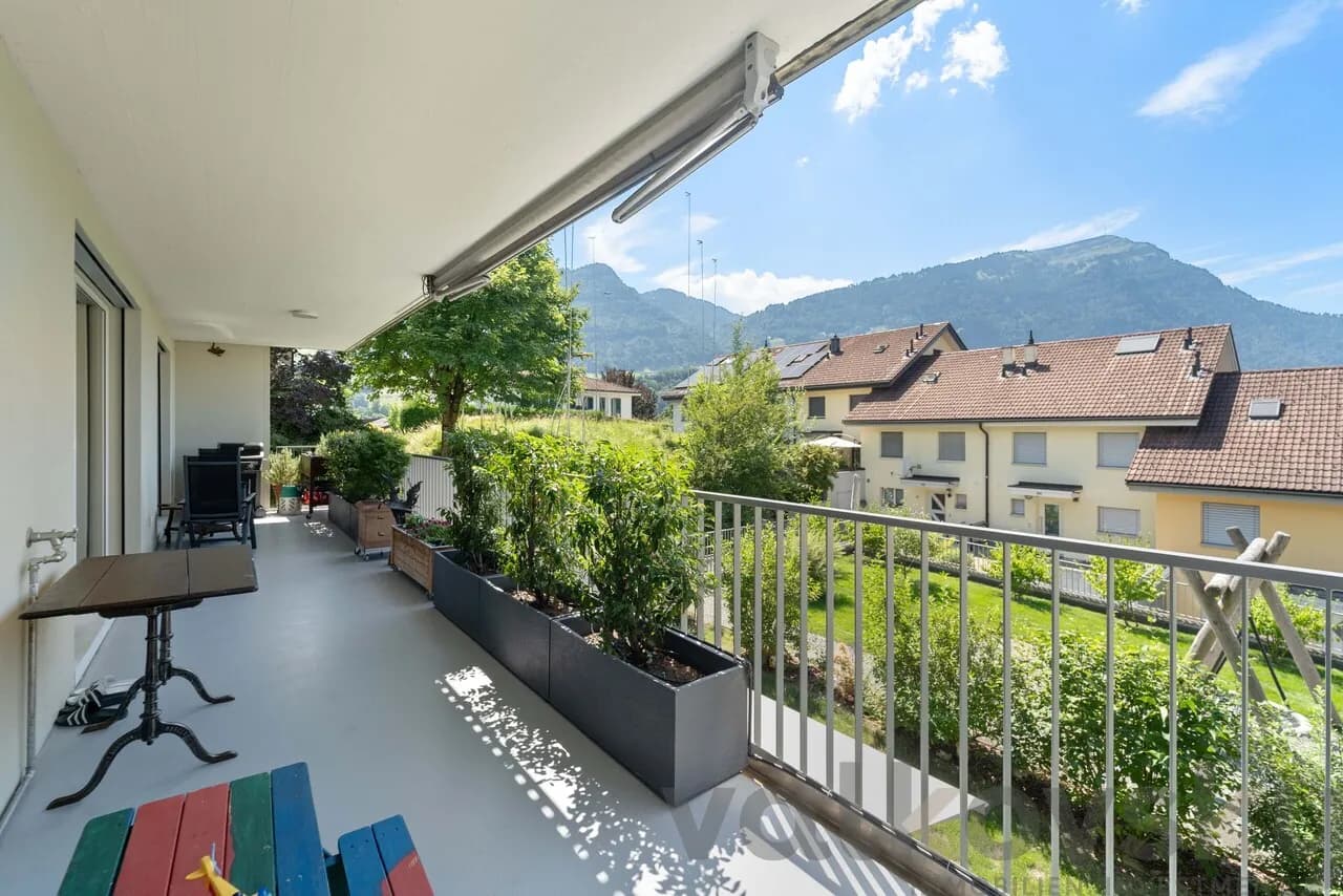 Grosse Wohnung an zentraler Lage mit Bergsicht