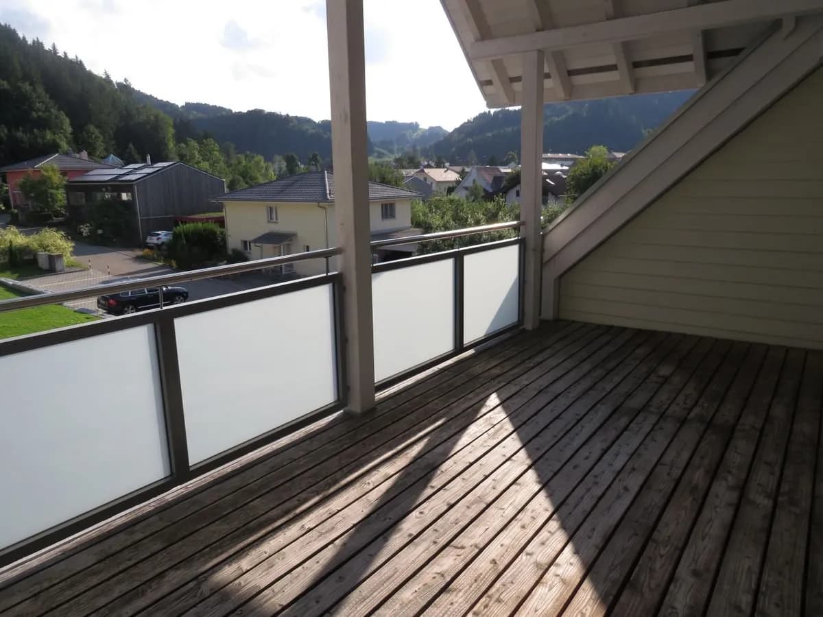 Moderne 4.5-Zimmer-Maisonette-Wohnung in idyllischer Lage