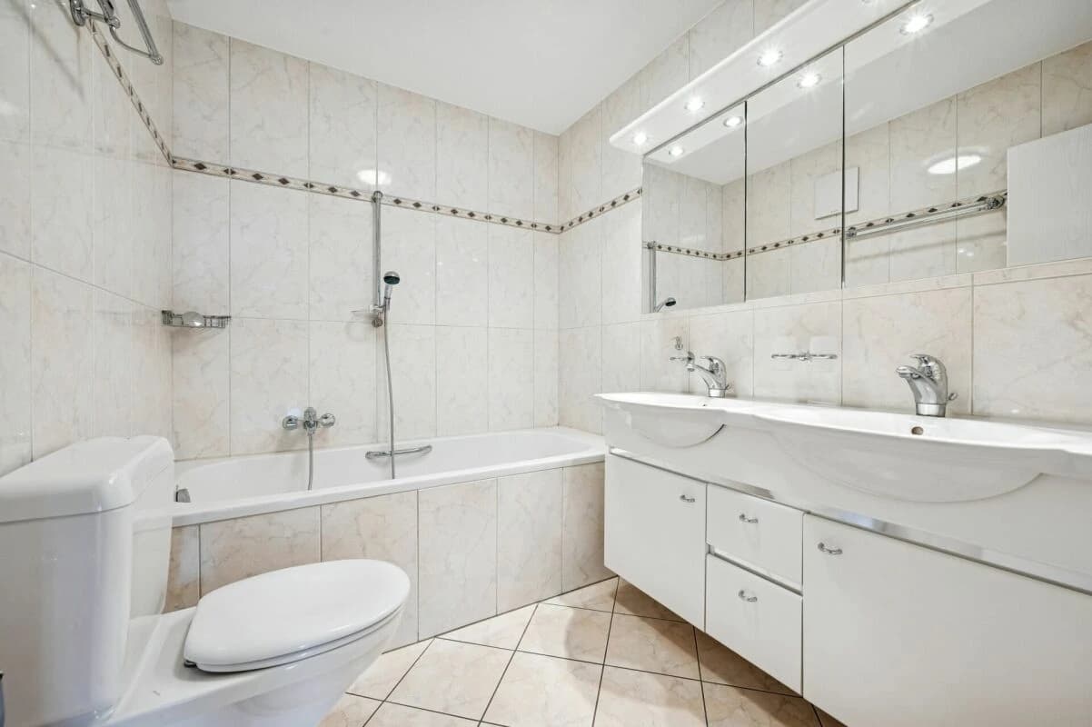 Attraktive 4.5-Zimmer-Etagenwohnung mit Balkon und Weitsicht ins Grüne