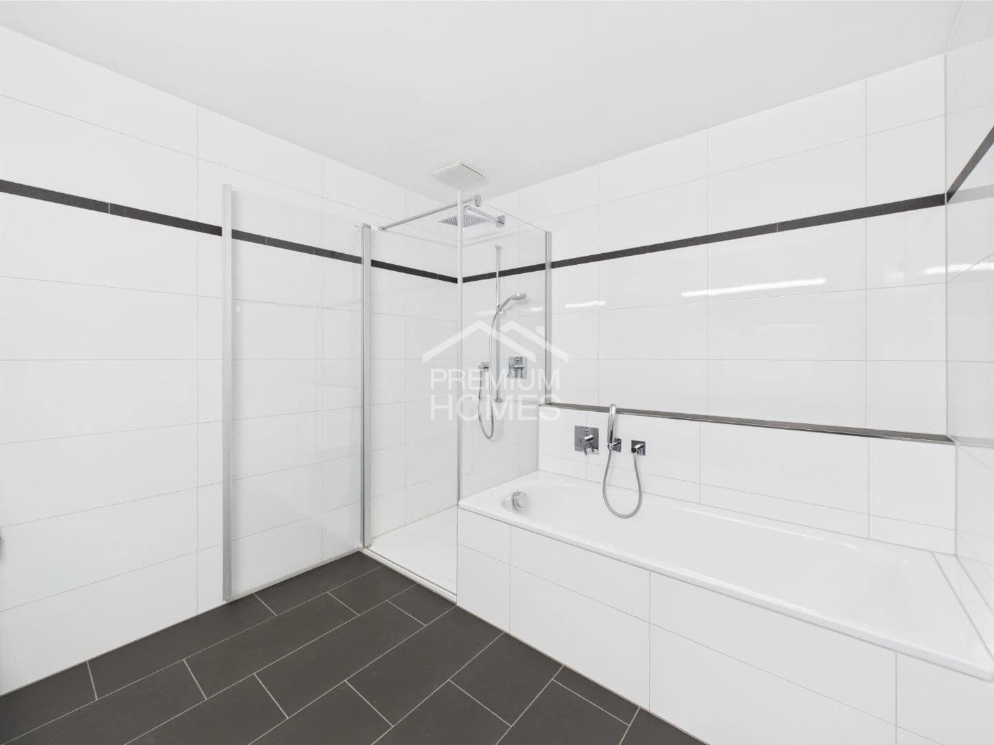 Einziehen & Geniessen - Exklusiv wohnen auf einer Etage!