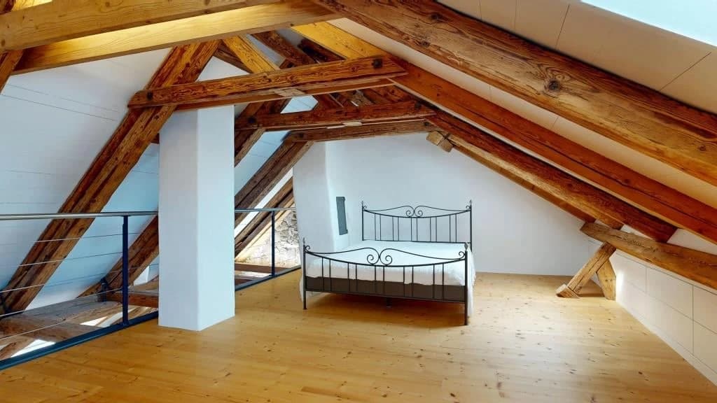 Gschichtsträchtigi Muure mit modernem Inneläbe ir Burgdorfer Autstadt