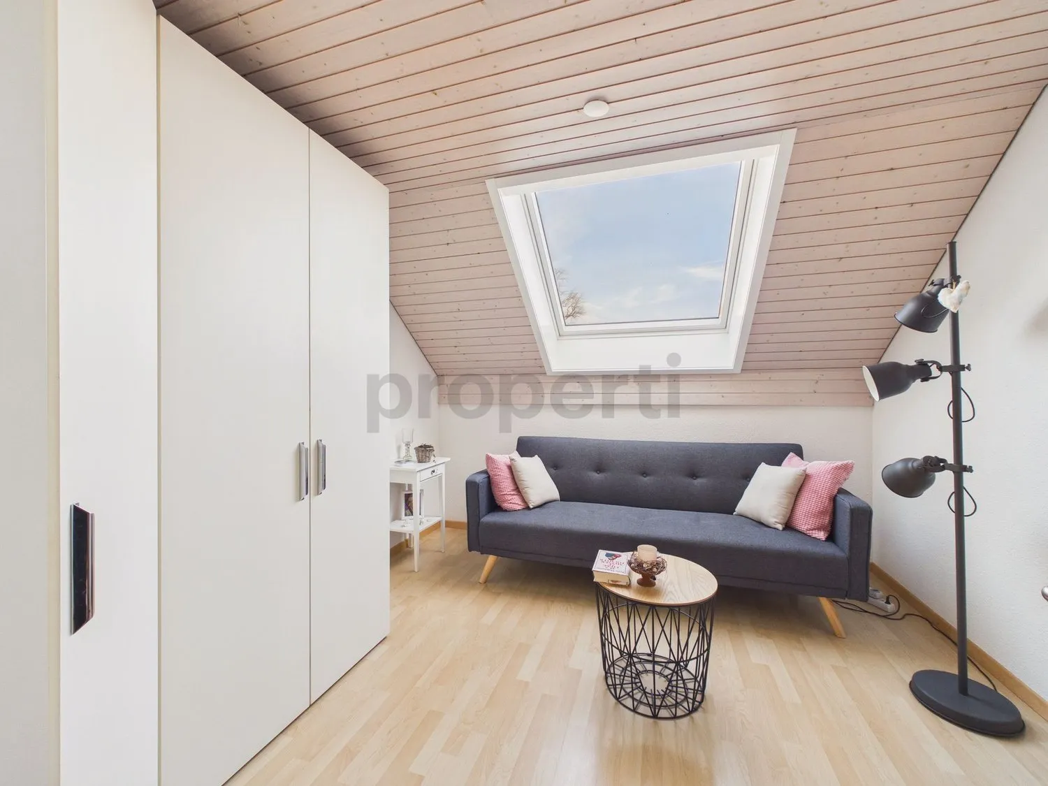 Helle 5.5-Zimmer-Maisonette-Eigentumswohnung mit Galerie in Emmen, Kanton Luzern