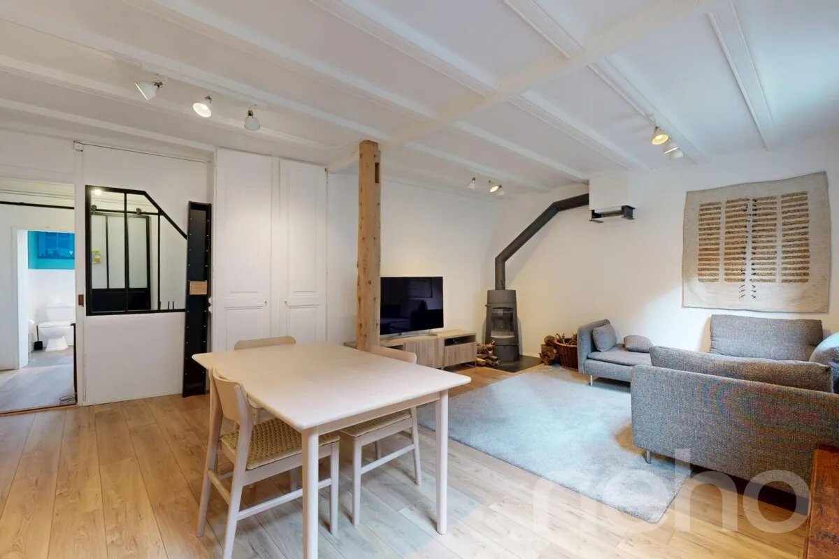 Family home with 2 units, large garden and forest views