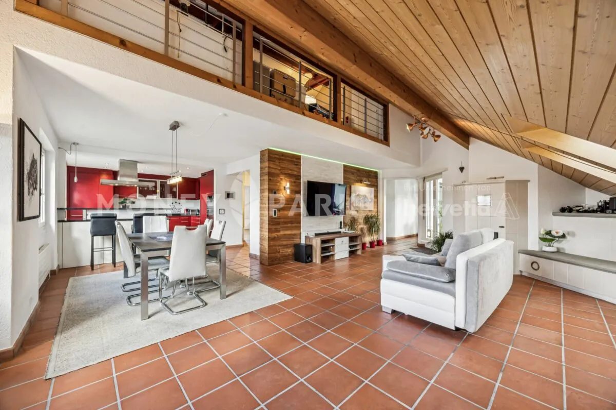 Exklusive Maisonette-Dachwohnung mit Galerie, Sauna und viel Raum zum Wohlfühlen