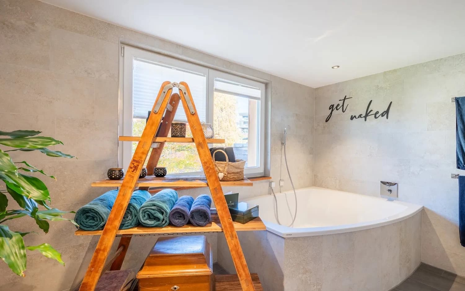 Wunderschön renovierte Wohnung im grossen Stil