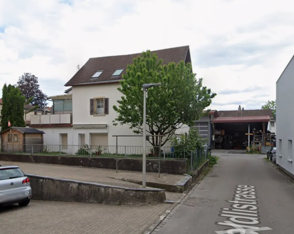 Schmucke 3 Zi Wohnung