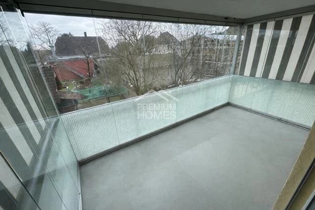 Moderne 2.5-Zimmerwohnung mit Lift und Balkon