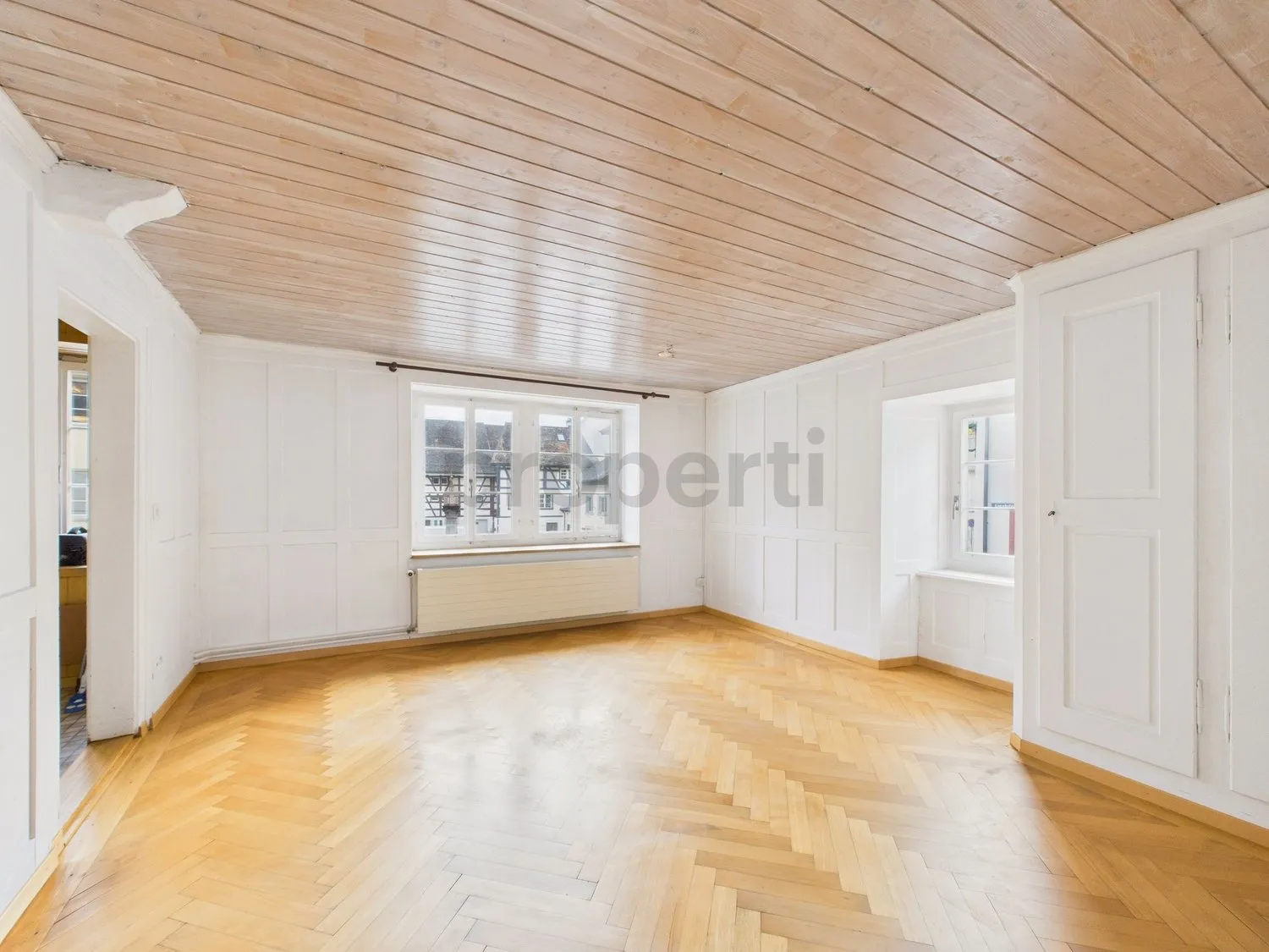 Grosszuegige 6.5-Zimmer-Wohnung mit Balkon, Neunkirch