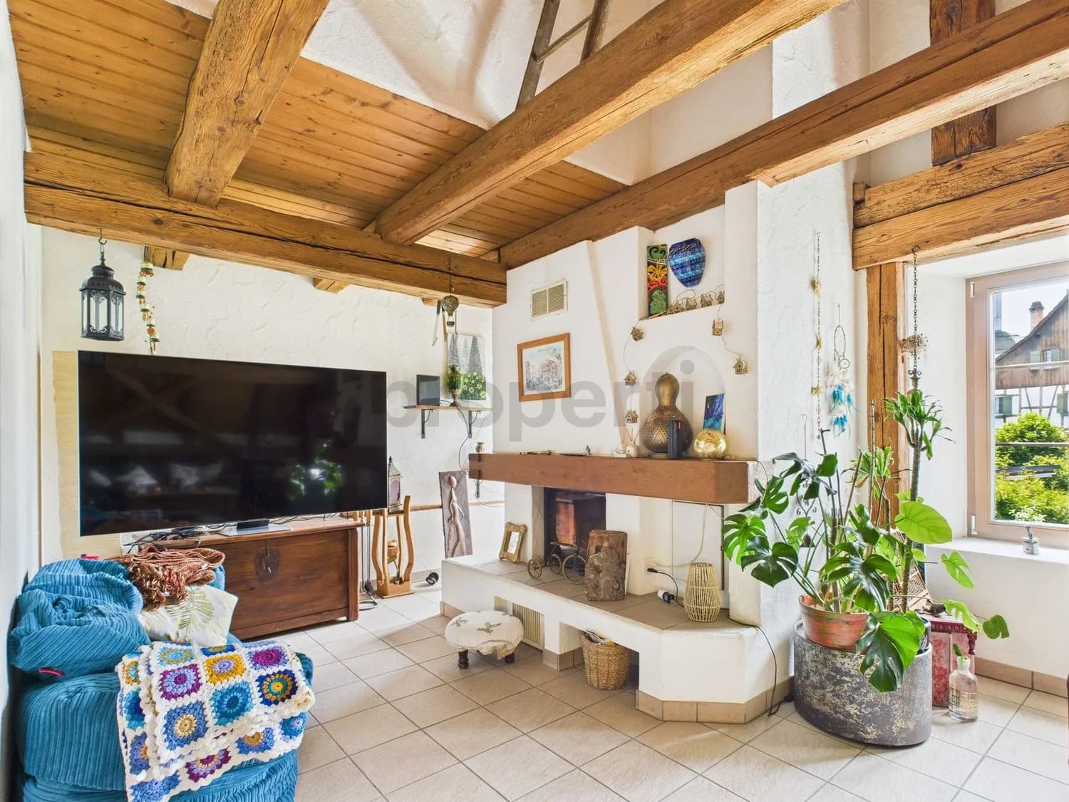 Exquisite 5.5-Zimmer Dachwohnung mit Gartenbereich in Oberglatt