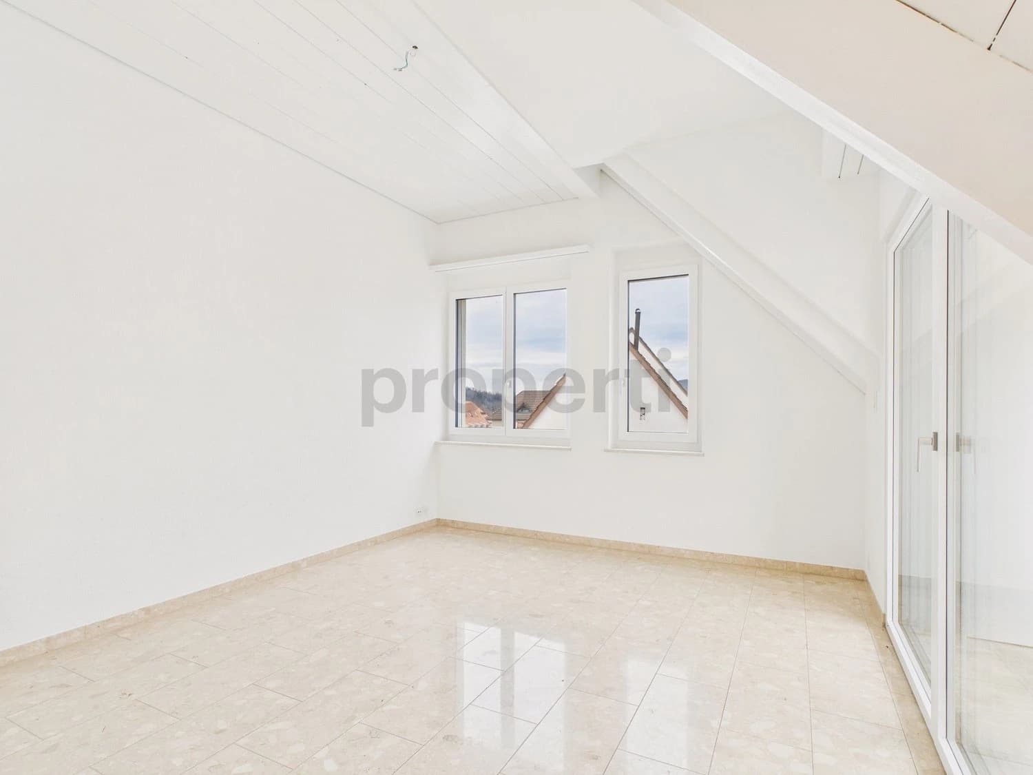 Helle 4.5-Zimmer Maisonette-Wohnung mit Balkon in Bubendorf