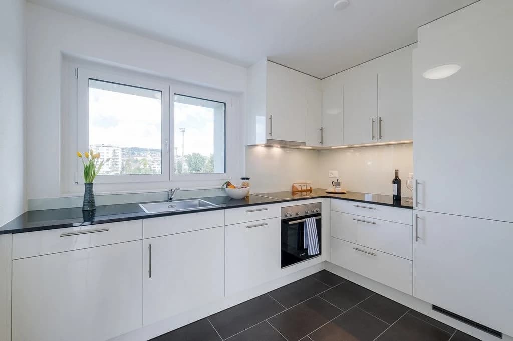 Zentrale und lichtdurchflutete Wohnung