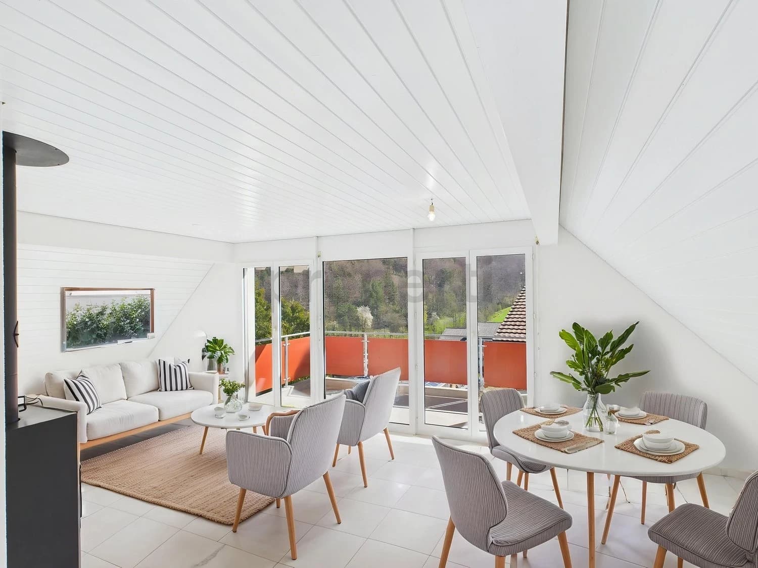 Wunderschöne, charmante und grosse 3.5-Zimmer-Dachgeschosswohnung in Grindel mit Cheminéeofen