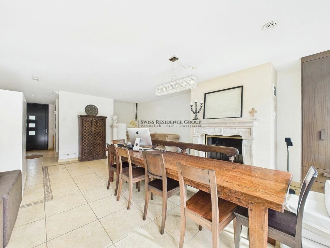 Exklusives Doppelfamilienhaus mit Gartenparadies und Waldblick in Rüschlikon