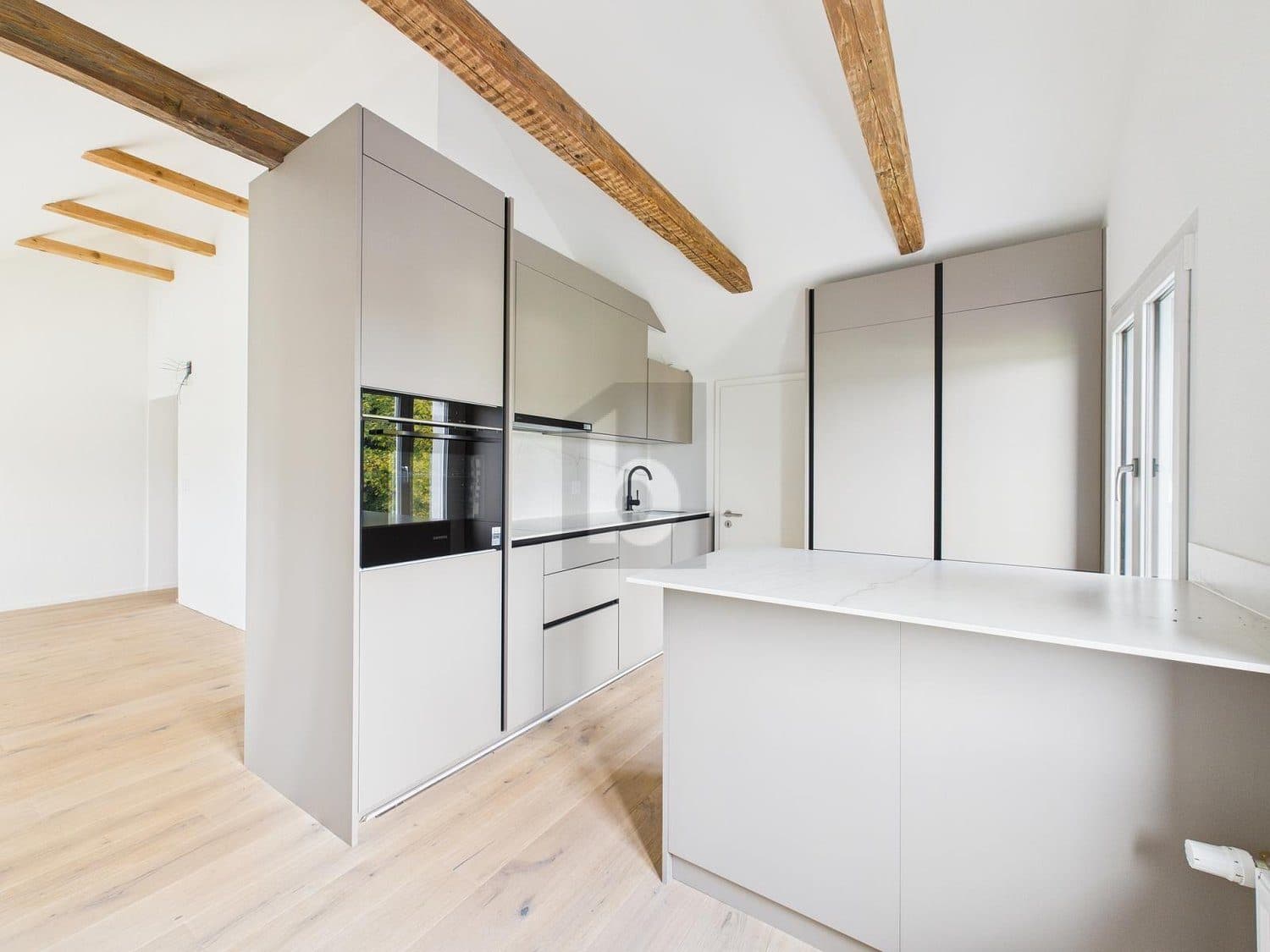 MODERN UND KOMPLETT SANIERT