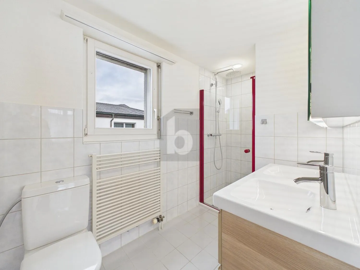 RIESIGER WINTERGARTEN MIT TRAUMHAFTER AUSSICHT