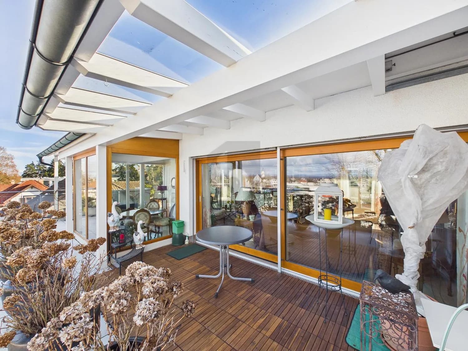 EXKLUSIV, LICHTDURCHFLUTET & MIT WEITBLICK