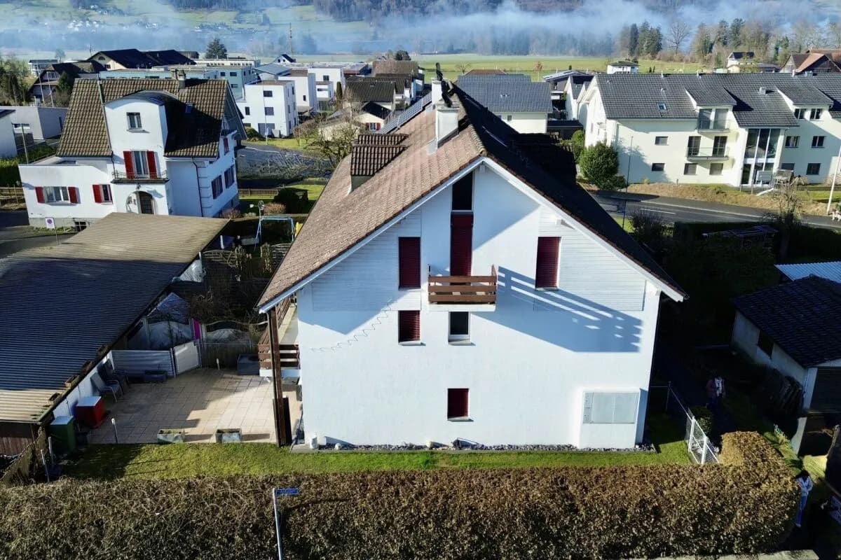 6.5-Zimmer Eck-Einfamilienhaus in Seenähe