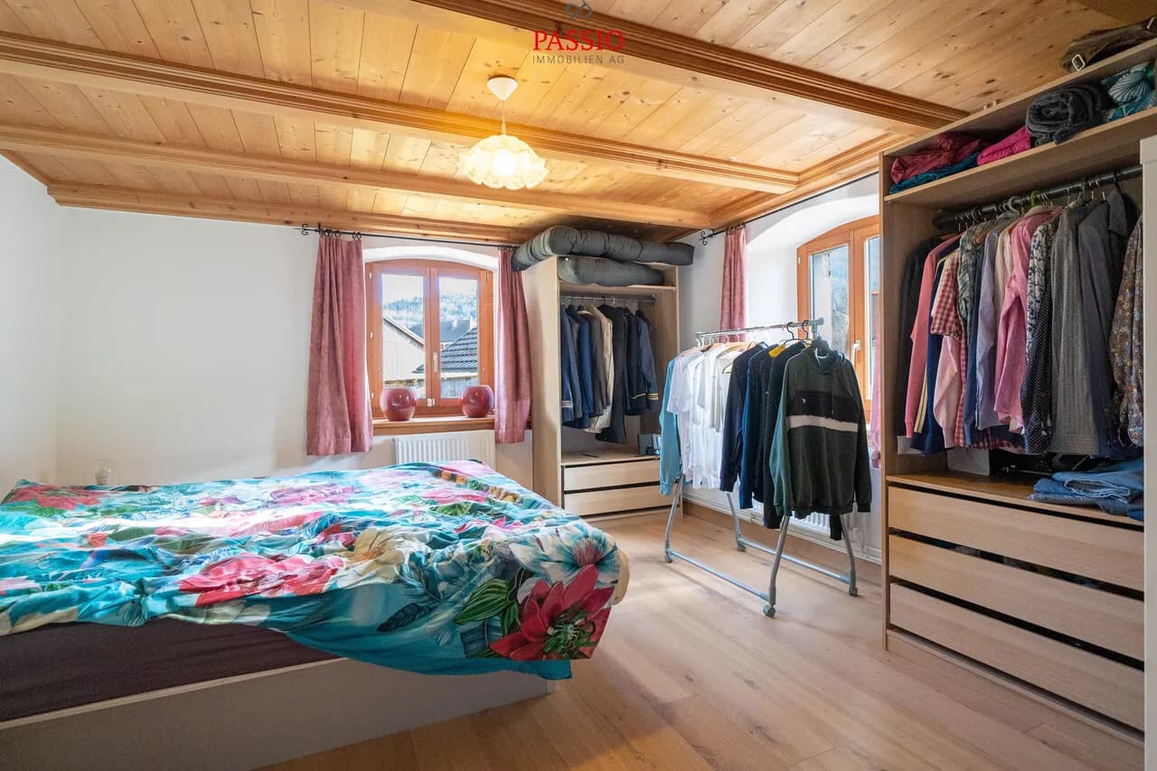 Grosses 8-Zimmer-Bauernhaus mit Gartenidylle und viel Potenzial