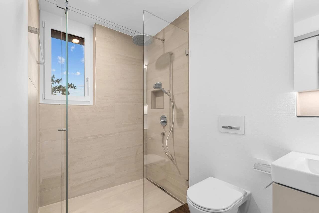 Exklusives Wohnen mit traumhaftem Blick auf den Zürichsee!