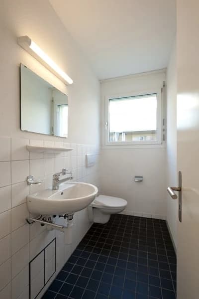 Moderne Wohnung mit sonnigem Balkon