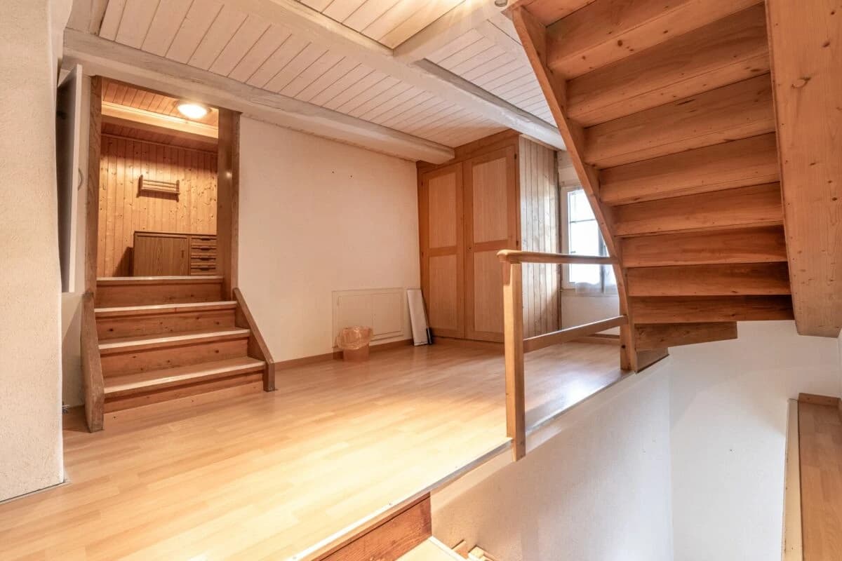 Potenzialreiches Bauernhaus mit drei Wohneinheiten und Scheune