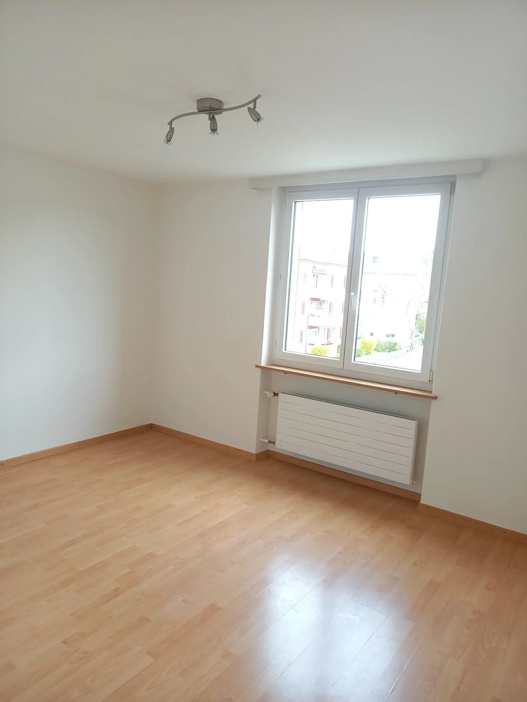 Charmante 3.5-Zimmer-Wohnung im Herzen von Dietikon (Befristet bis 30.09.2026)