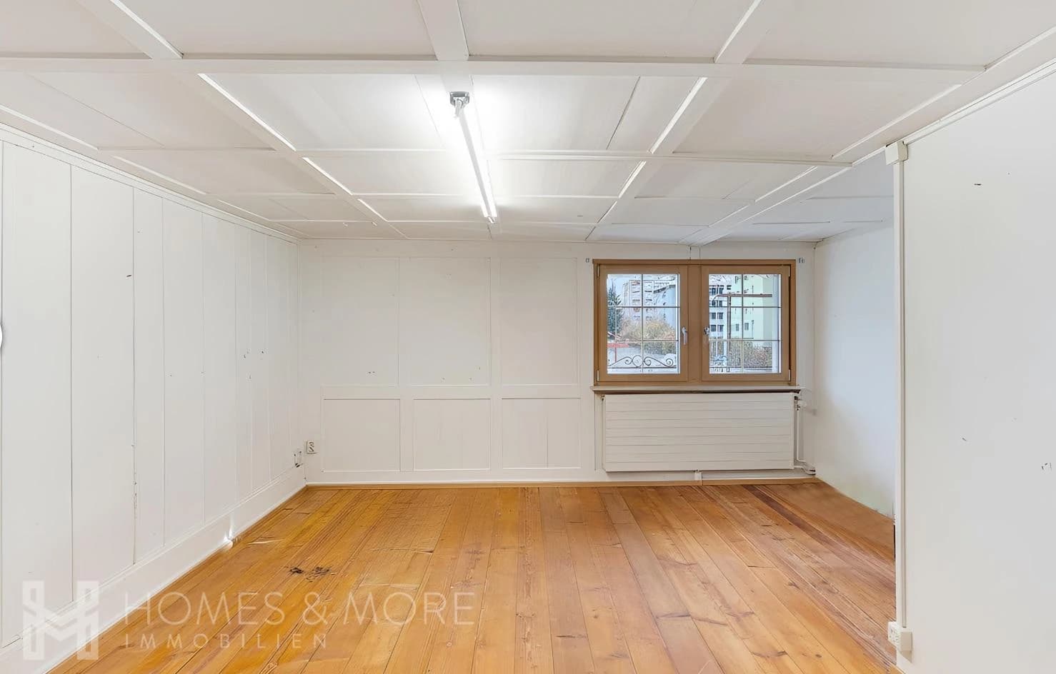 GROSSZÜGIGE LIEGENSCHAFT MIT EINLIEGERWOHNUNG UND BAULANDRESERVE