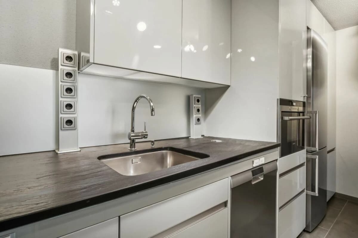 Vielseitig nutzbare Wohn- und Geschäftsliegenschaft in Bolligen