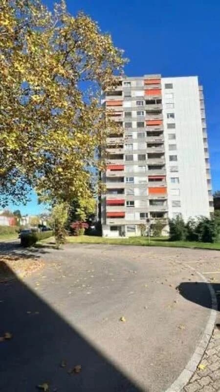 Schöne helle 3 1/2 Zimmer Wohnung