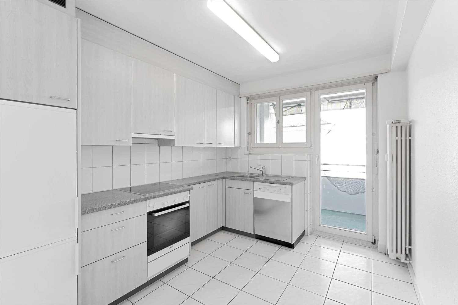 Helle Wohnung mit begrüntem Innenhof!