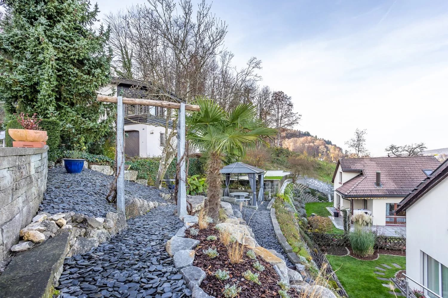 Grosses Einfamilienhaus in oberster Lage mit Blick übers Limmattal