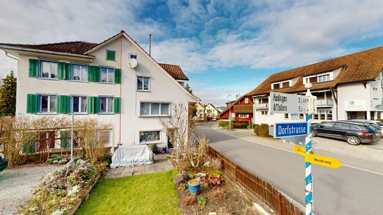 Charmanter Hausteil mit separatem Atelier und grossem Garten