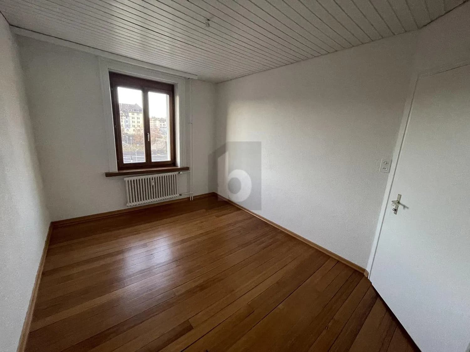 IDYLISCHER ALTBAU MIT GROSSER DACHTERRASSE