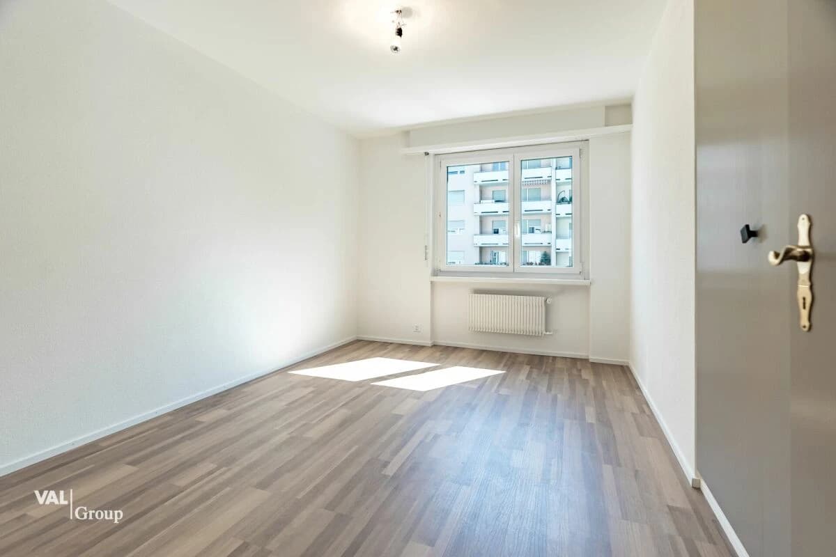 Lichtdurchflutete Wohnung mit Talsicht in familienfreundlichem Quartier