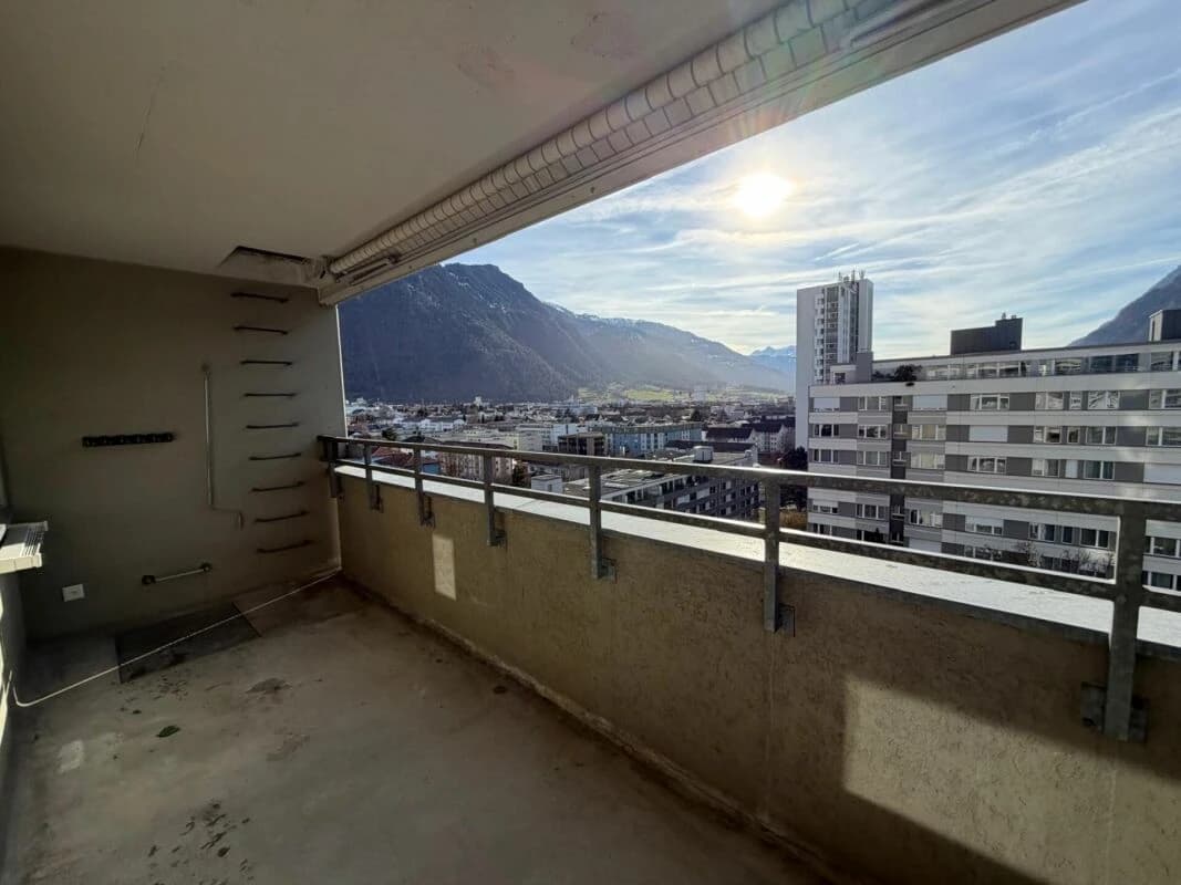 Schöne, helle 4-Zimmer-Wohnung mit Balkon & Bergsicht an zentraler Lage in Chur