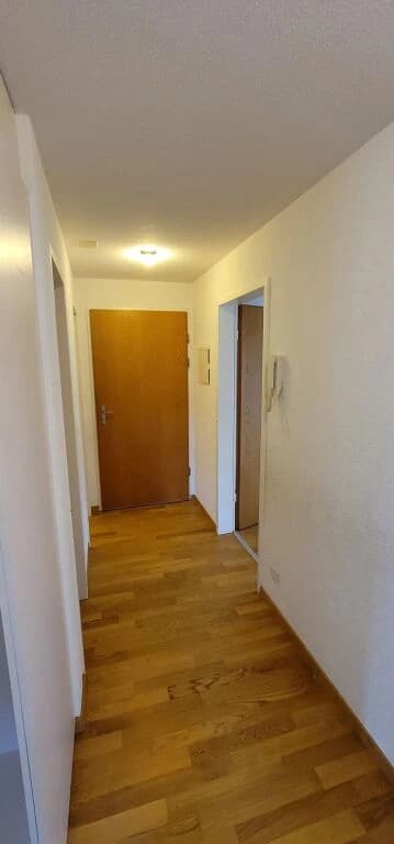 Grosszügig und modern mit grossem Balkon im Grünen!