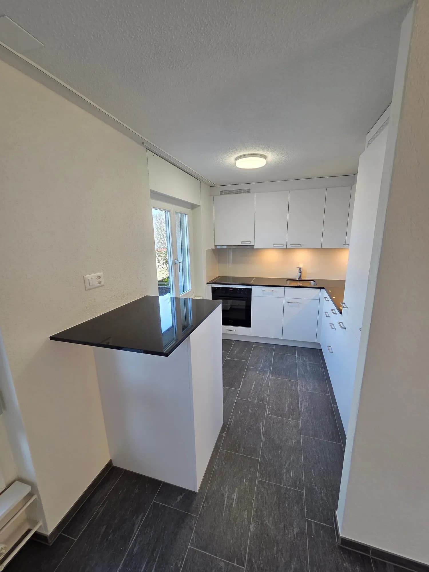 Neu renoviert mit Seeblick und Gartensitzplatz!