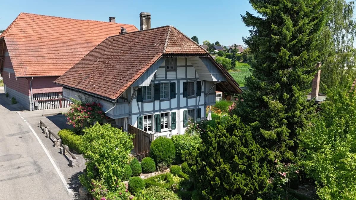 Wunderbares Rieghaus mit Werkstatt und Baulandreserve